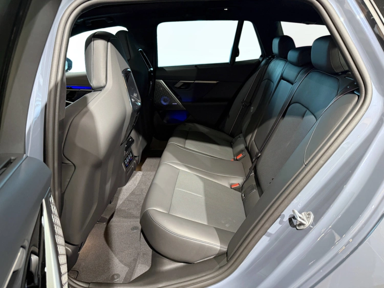 22 - BMW M M5 M5 Touring