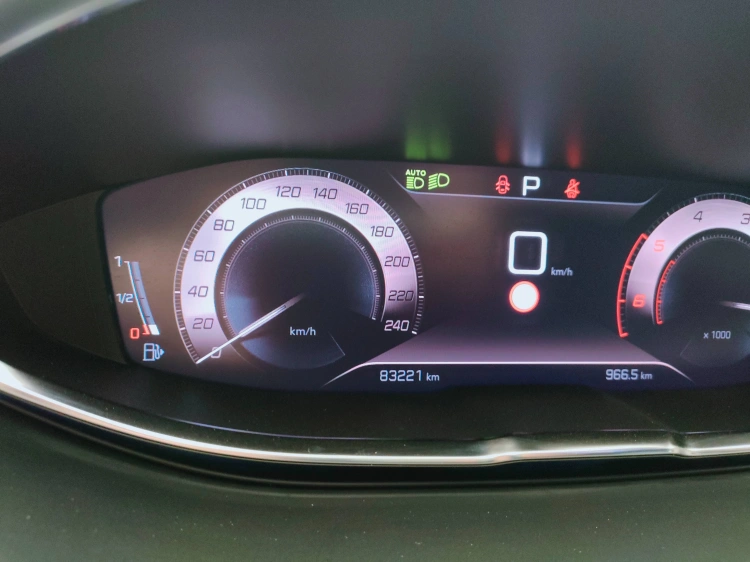 14 - Peugeot 3008 3008 1.5 bluehdi GT s&s 130cv eat8