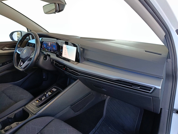 10 - Volkswagen Golf Golf 1.5 tgi Life 130cv dsg