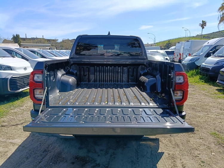 5 - Toyota Professional Hilux HILUX 2.4D A DC 4WD EXE MY24