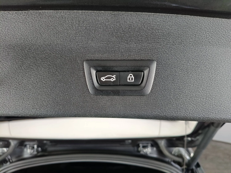 16 - BMW X1 X1 sdrive18d xLine auto