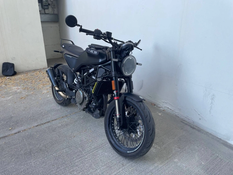 2 - Husqvarna Svartpilen Svartpilen 401 4T my22