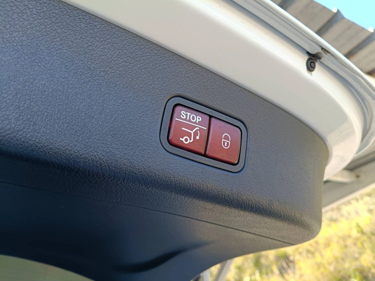 16 - Mercedes-Benz GLC 220 d AMG Premium 4matic auto