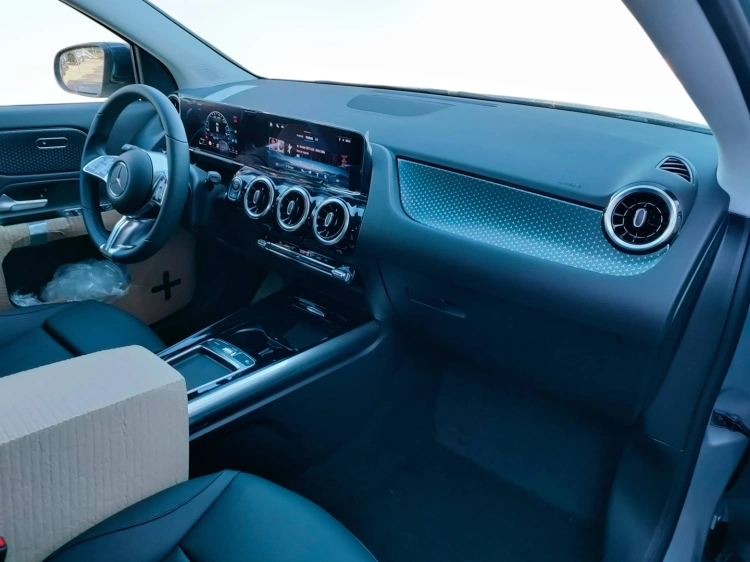 10 - Mercedes-Benz GLA 200 d automatic