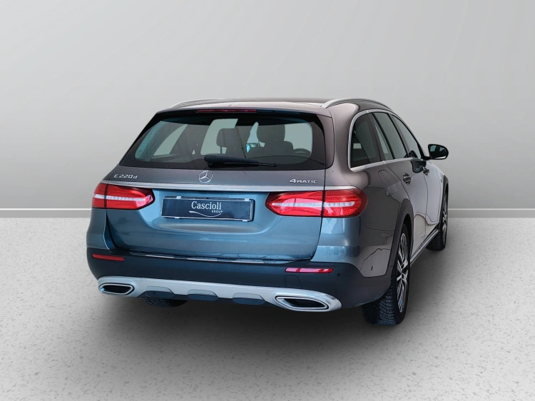 6 - Mercedes-Benz Classe E SW All-Terrain 220 d Premium 4matic auto
