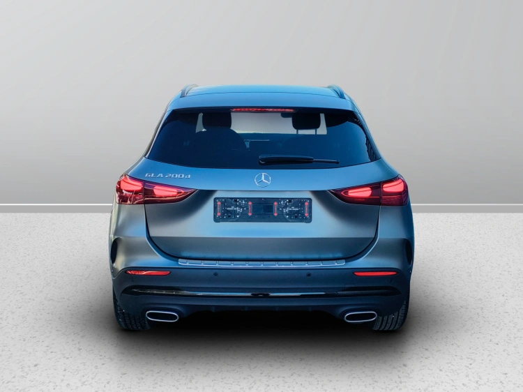 4 - Mercedes-Benz GLA 200 d automatic