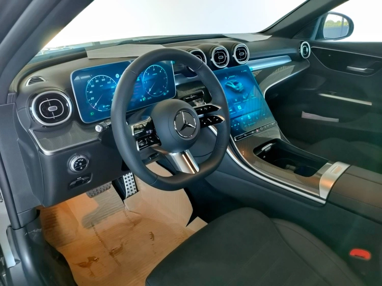 12 - Mercedes-Benz Classe C 220 d 4MATIC