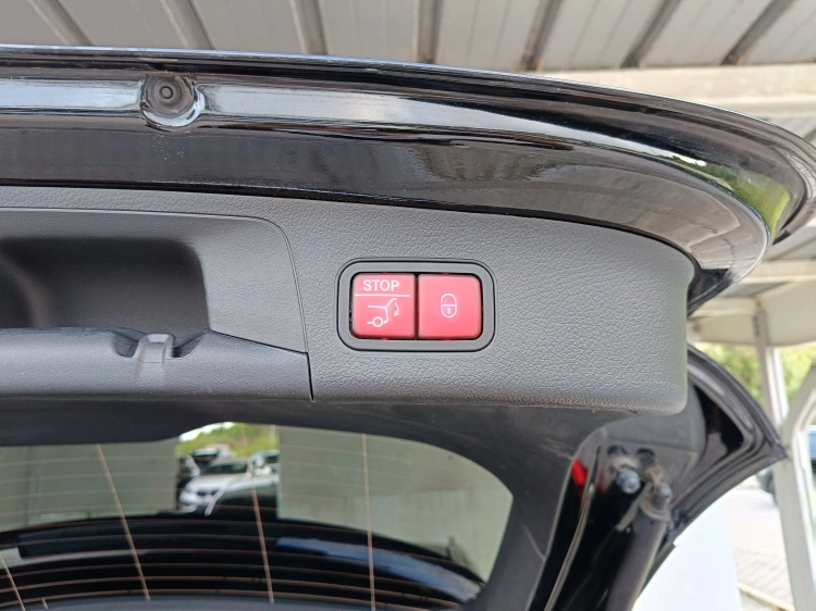 15 - Mercedes-Benz GLA 200 d AMG Line Premium auto