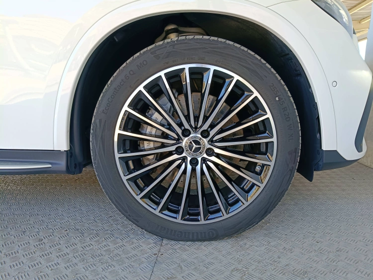 17 - Mercedes-Benz GLC 220 d AMG Premium 4matic auto