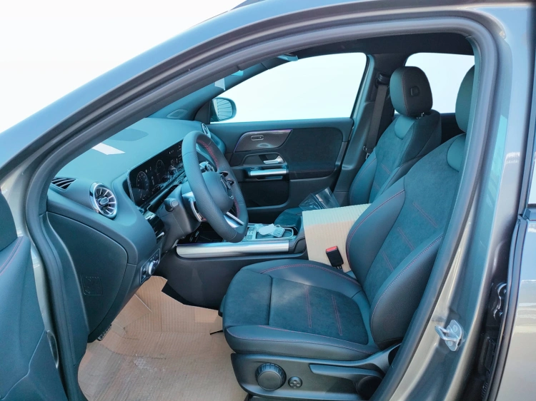 10 - Mercedes-Benz GLA 200 d automatic