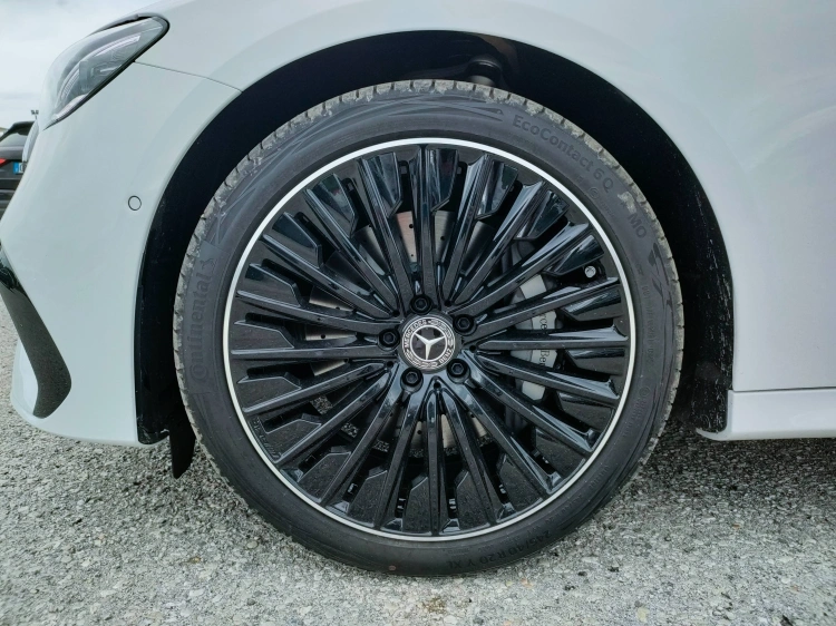 6 - Mercedes-Benz Classe E 220 d 4MATIC