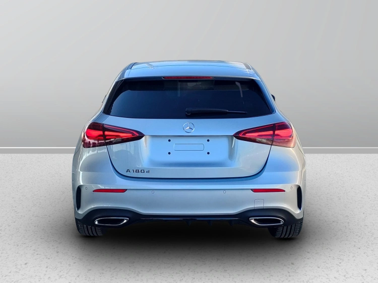 4 - Mercedes-Benz Classe A 180 d Automatic