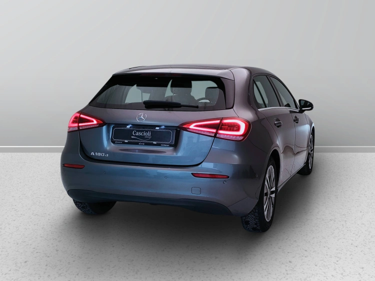 6 - Mercedes-Benz Classe A 180 d Business auto