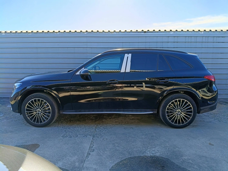 3 - Mercedes-Benz GLC 300 de 4MATIC