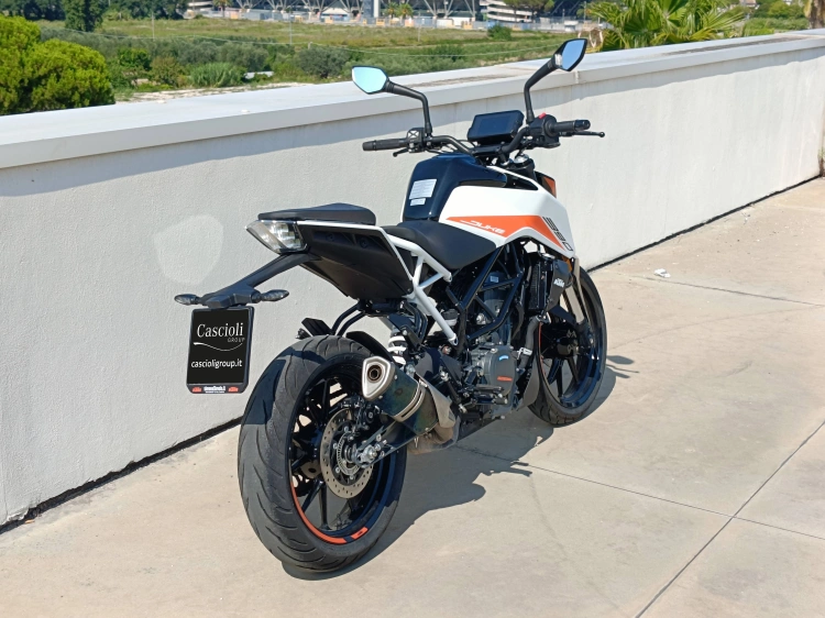 3 - Ktm Duke 390 Duke Abs my21