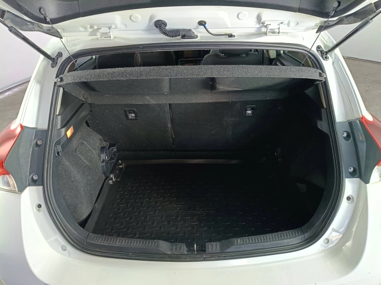 14 - Toyota Auris Auris 1.8h Style cvt