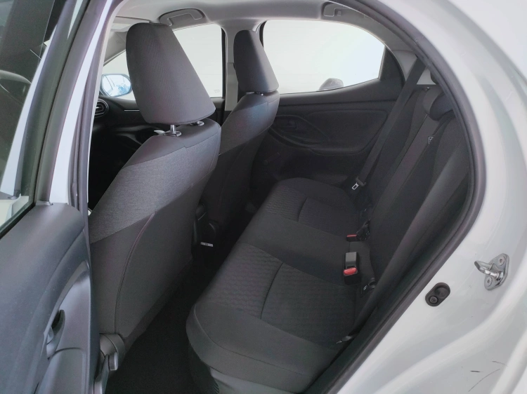 10 - Toyota Yaris Yaris 1.5h Active