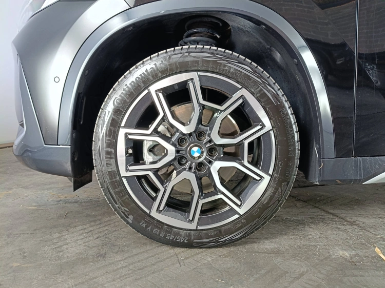 14 - BMW X1 X1 sdrive20i mhev 48V X-Line auto