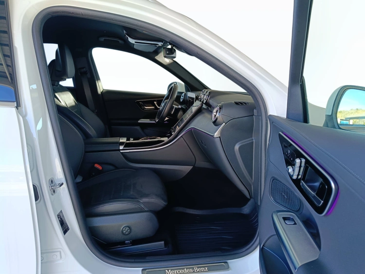 11 - Mercedes-Benz GLC 220 d AMG Premium 4matic auto