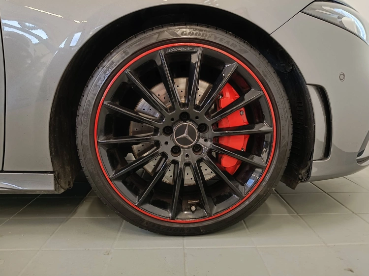 19 - Mercedes AMG Classe A A 35 AMG 4matic auto