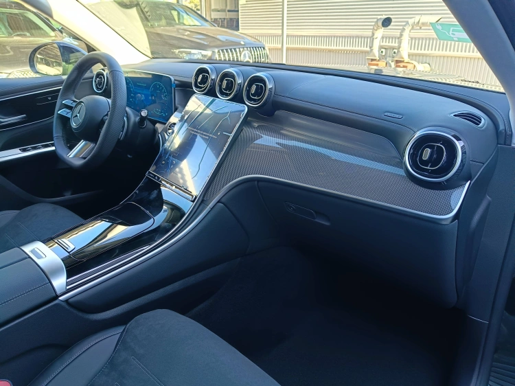 9 - Mercedes-Benz GLC 300 de 4MATIC