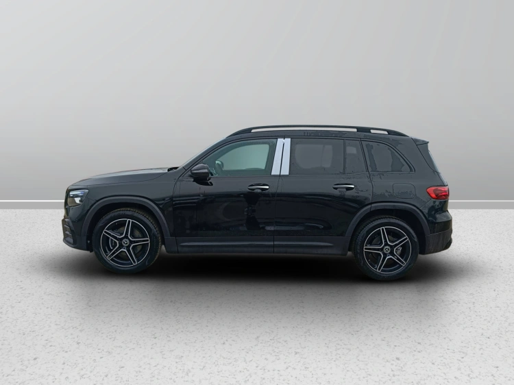 6 - Mercedes-Benz GLB 200 d Automatic