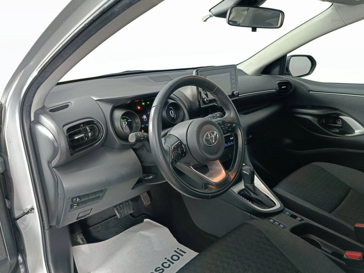 7 - Toyota Yaris TOYOTA Yaris 1.5 Hybrid 5 porte Trend