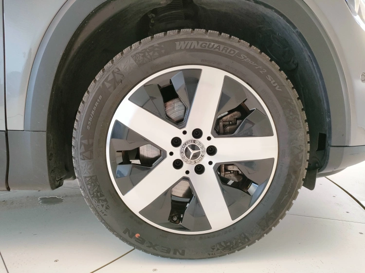 8 - Mercedes-Benz GLB 200 d Sport auto 7p.ti