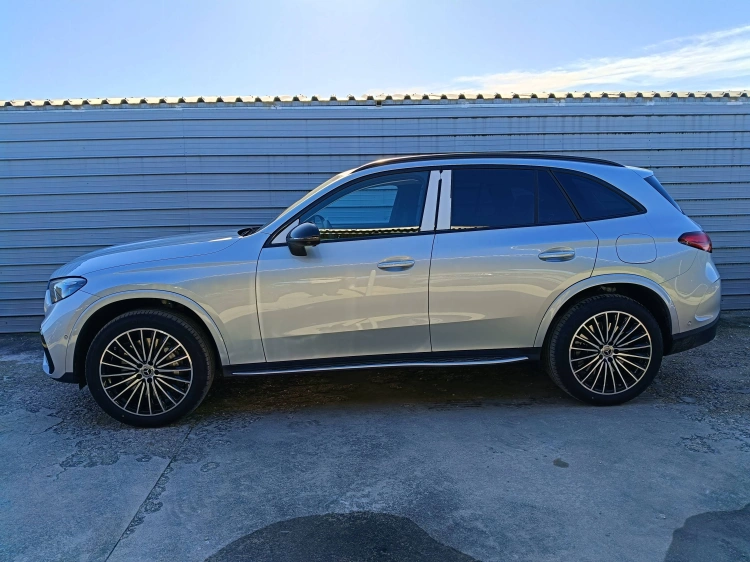3 - Mercedes-Benz GLC 300 de 4MATIC
