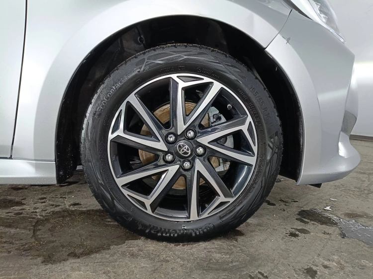 14 - Toyota Yaris TOYOTA Yaris 1.5 Hybrid 5 porte Trend