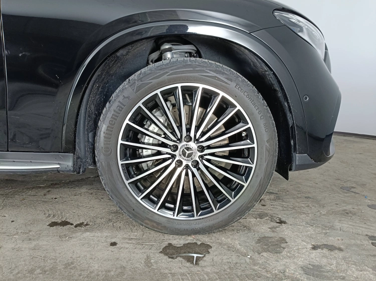 5 - Mercedes-Benz GLC 220 d AMG Premium Plus 4matic auto