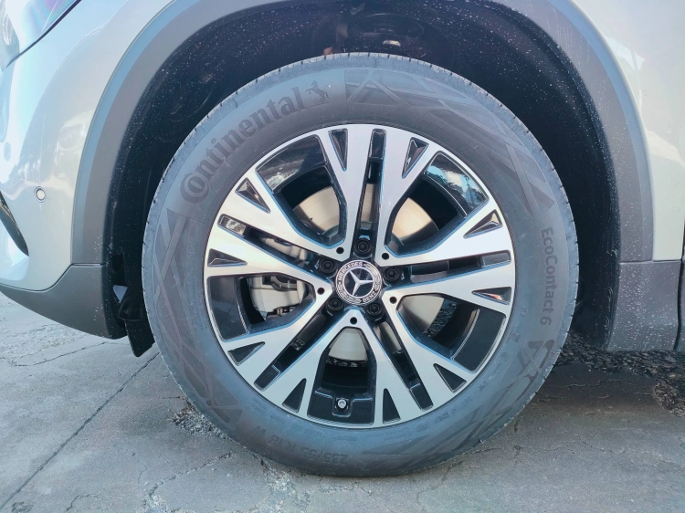 7 - Mercedes-Benz GLA 200 d automatic