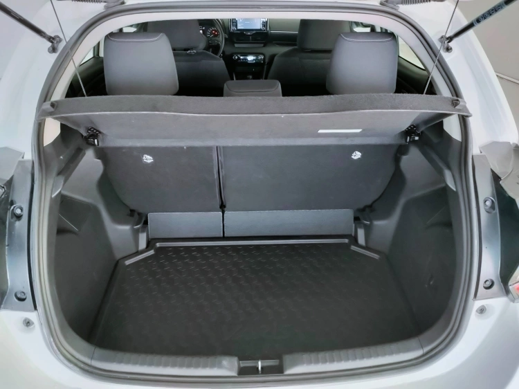 5 - Toyota Yaris Yaris 1.5h Active