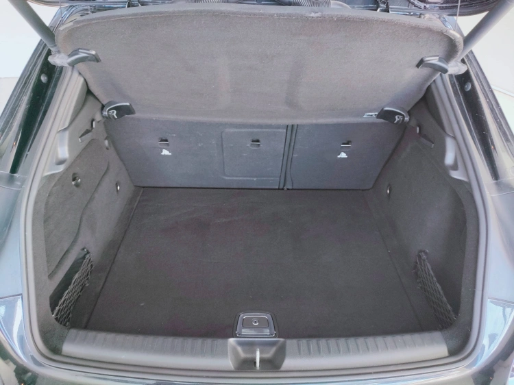 5 - Mercedes-Benz GLA 200 d Premium 4matic auto