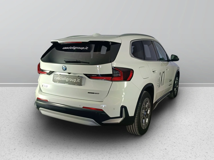 4 - BMW iX1 iX1 edrive 20 X-Line