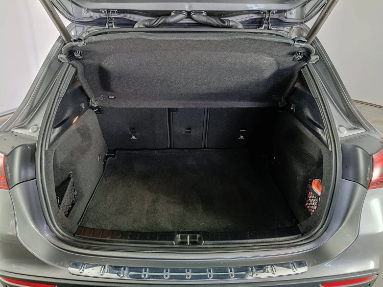 14 - Mercedes-Benz GLA 180 d Progressive Advanced Plus auto