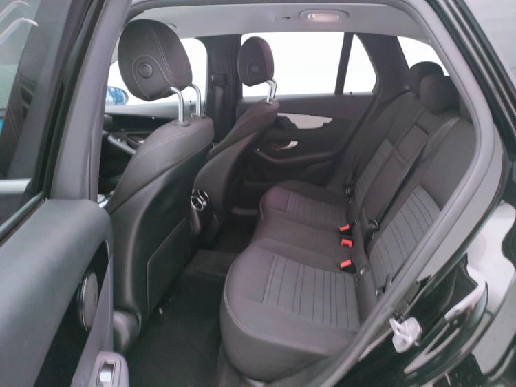 10 - Mercedes-Benz GLC 220 d Sport 4matic auto