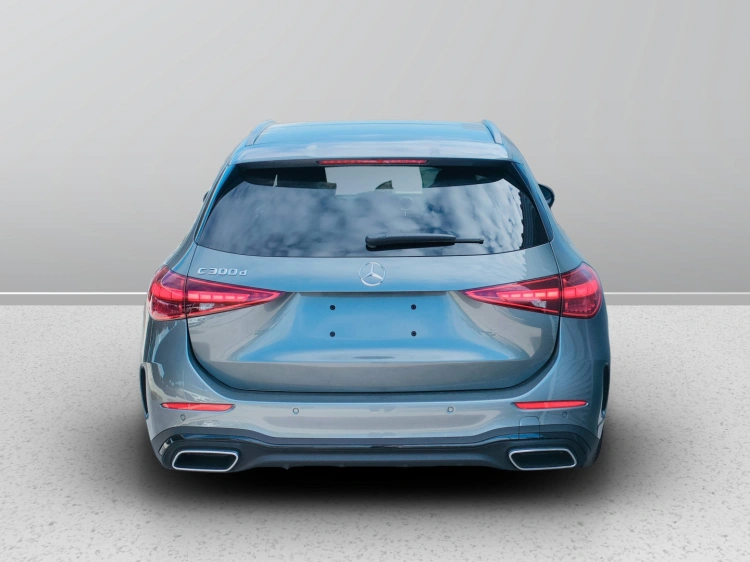 4 - Mercedes-Benz Classe C 300 d Station Wagon