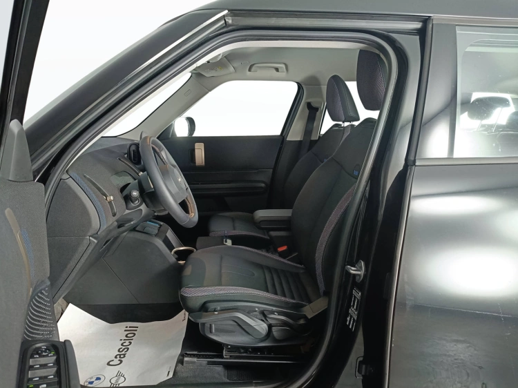 8 - MINI Countryman Mini Countryman 1.5 48V C Classic auto