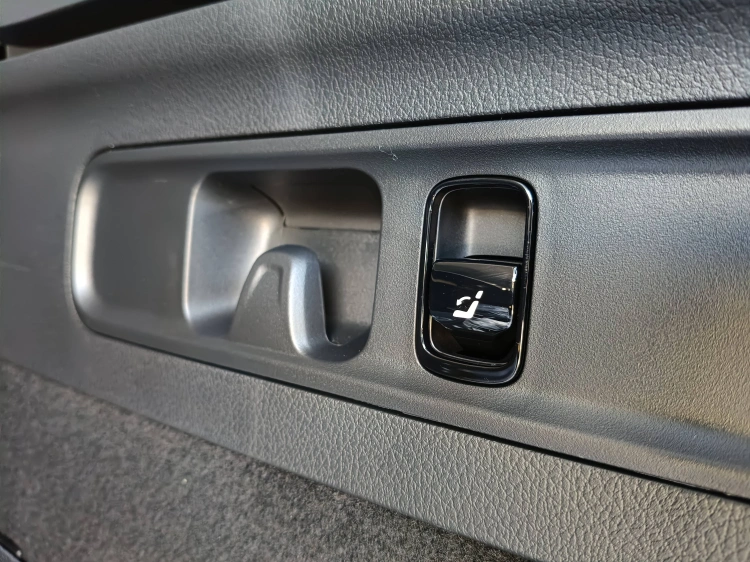 13 - Mercedes-Benz GLC 300 de 4MATIC