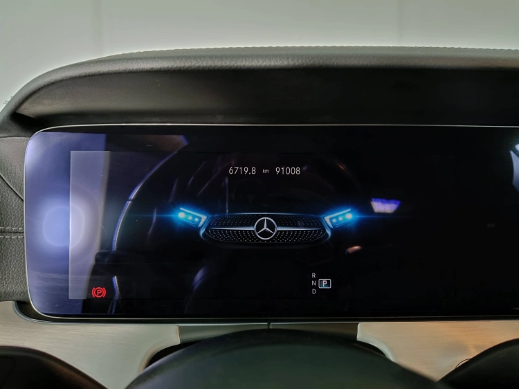 12 - Mercedes-Benz Classe E Coupe 220 d Premium Plus 4matic auto my20