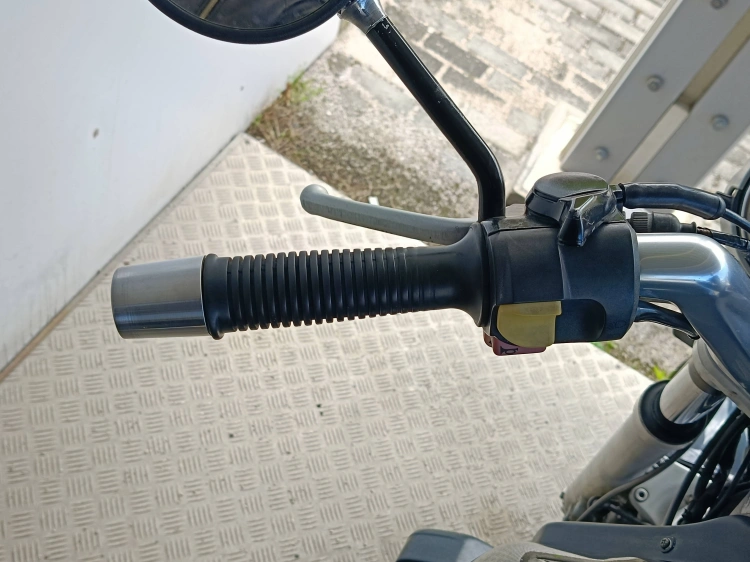 4 - BMW Motorrad R R 850 R