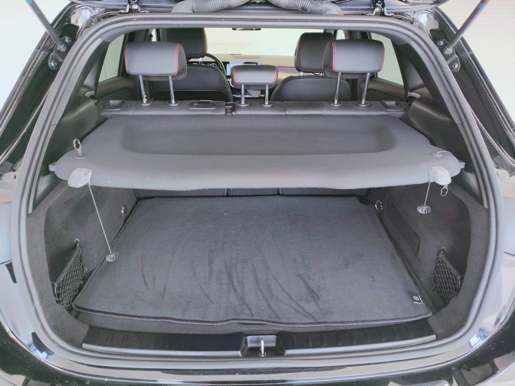 5 - Mercedes-Benz GLA 180 d Premium auto