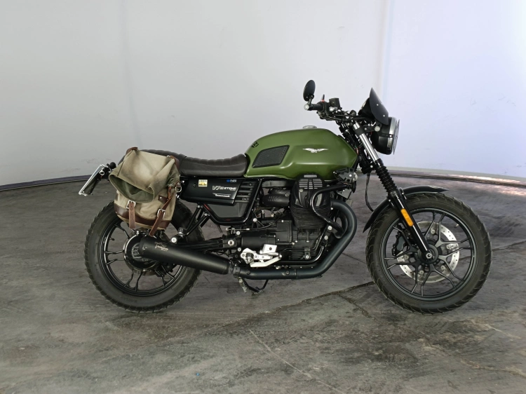 1 - Moto guzzi V7 V7 III 750 Stone Abs
