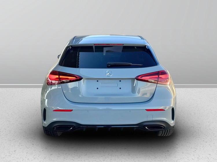 4 - Mercedes-Benz Classe A 180 d Automatic