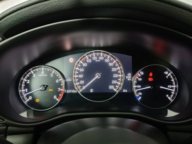 12 - Mazda 3 3 5p 2.0 m-hybrid Evolve 150cv