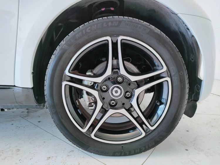 8 - smart fortwo Fortwo Cabrio eq Pulse 22kW