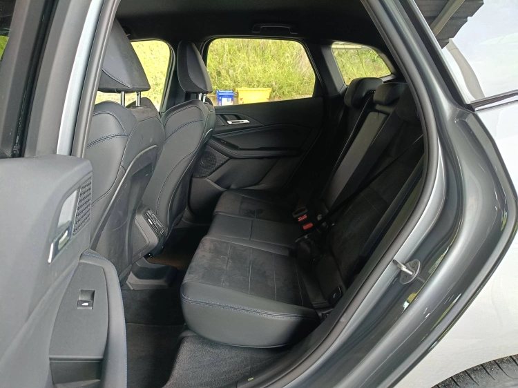 9 - BMW Serie 2 218d Active Tourer Msport auto