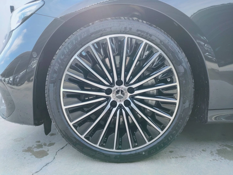 7 - Mercedes-Benz Classe E 220 d 4MATIC