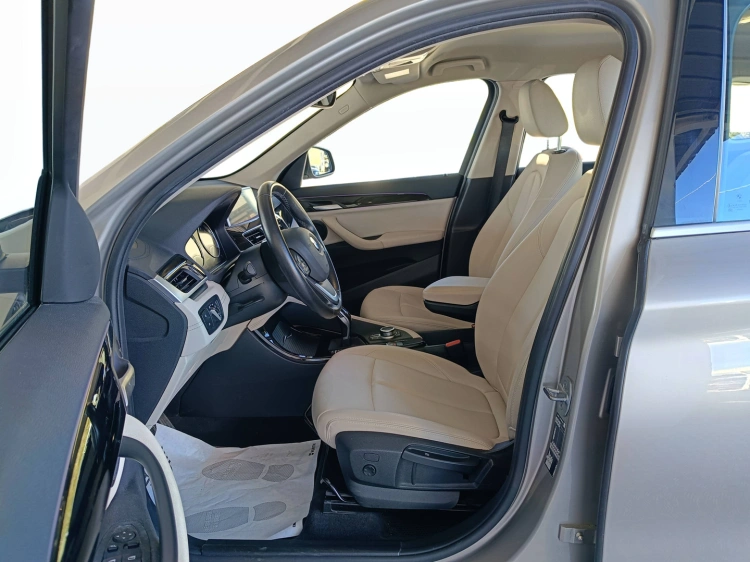 8 - BMW X1 X1 sdrive18d xLine Plus auto